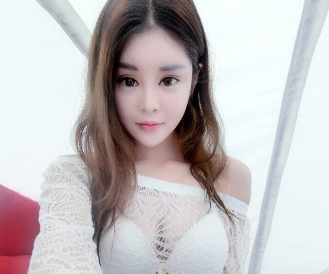 济南肤白貌美嫩妞 第1张