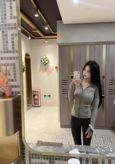 00后嫩妹啵啵 第3张