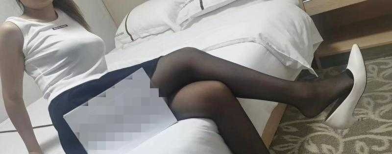 长腿足交爽记 第1张
