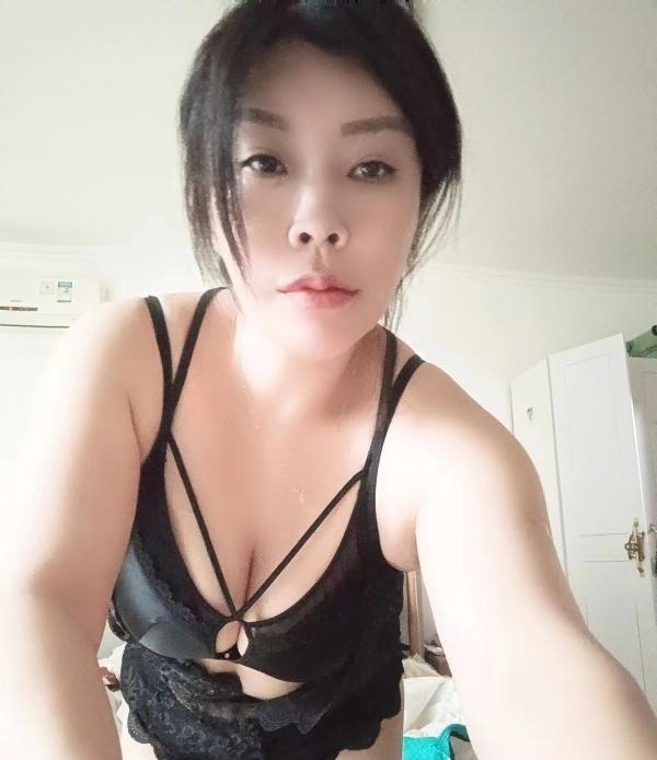 反差大奶御姐 第2张