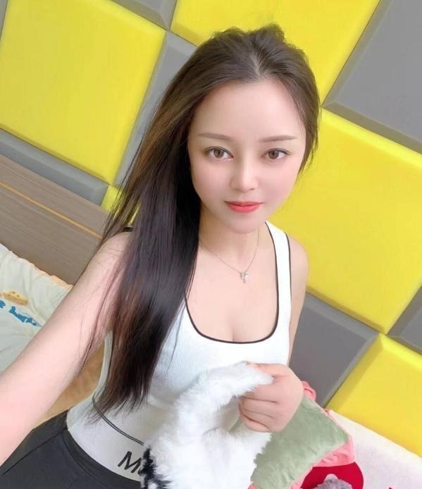 出击御姐果果 第1张