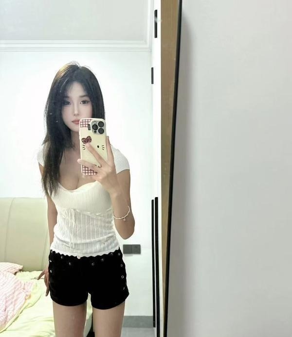 西湖区身材哇塞嫩妹 第1张