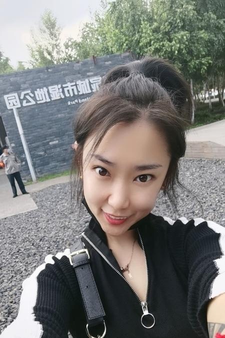 少妇苹果闺蜜双飞 第1张