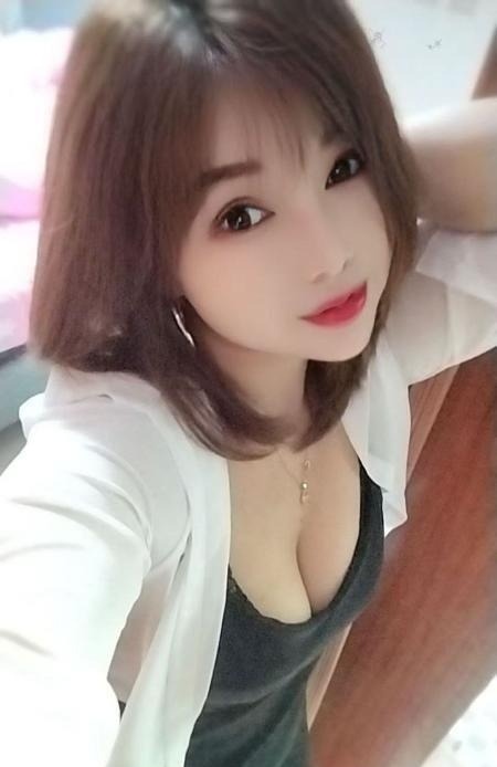 大胸泻火骚妇 第1张
