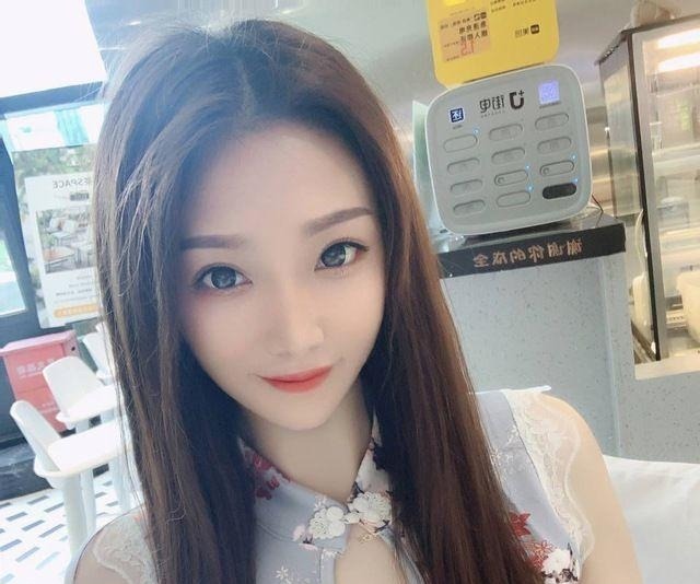 厦门高颜长腿美女老师 第1张