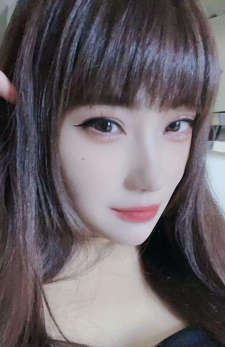 服务型美女 第1张