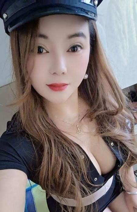 大奶少妇薇薇 第1张