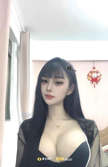 大眼睛大胸妹梦梦 第1张