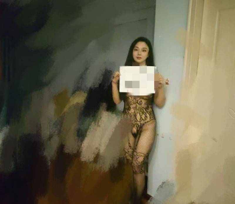 市区风骚小姐姐 第1张
