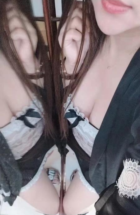 肥臀妹子 第1张