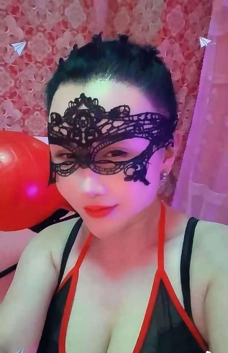 小巧玲珑型轻熟女 第1张