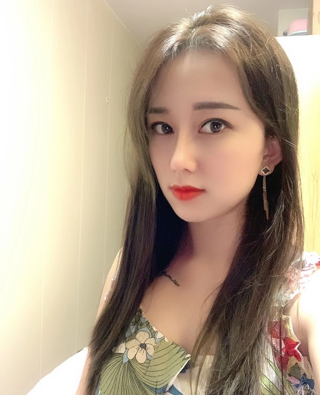 北京高挑气质御姐型美女 第2张