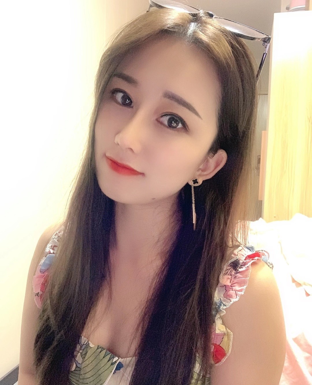 北京高挑气质御姐型美女 第1张