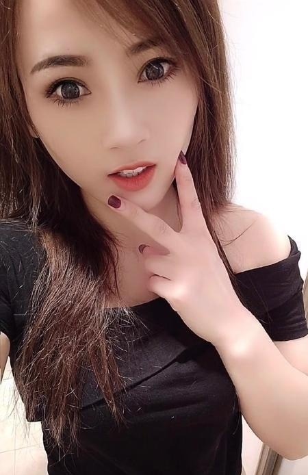 苗条靓妹菲菲 第1张