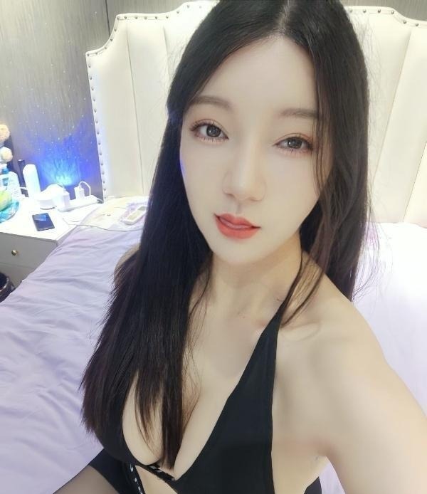 巨乳美娇娘安娜 第4张