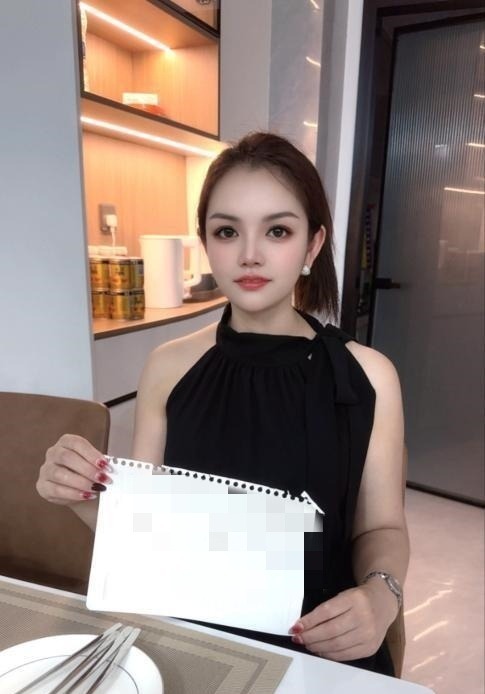 来自新疆的美女 第1张