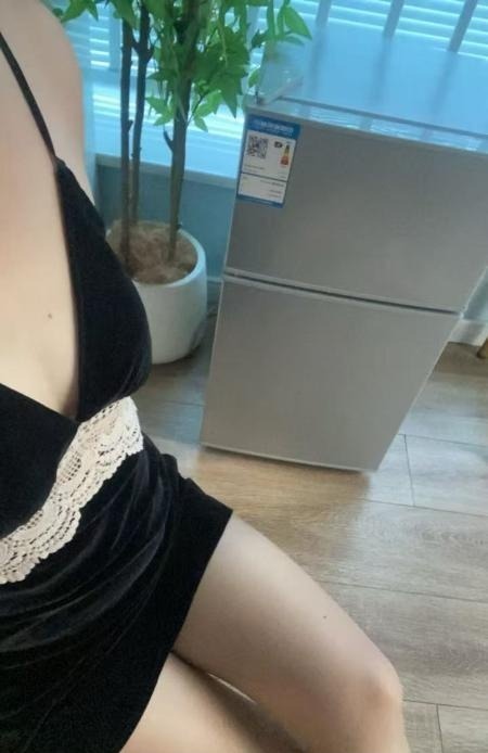 北辰少妇肤白貌美长腿 第2张