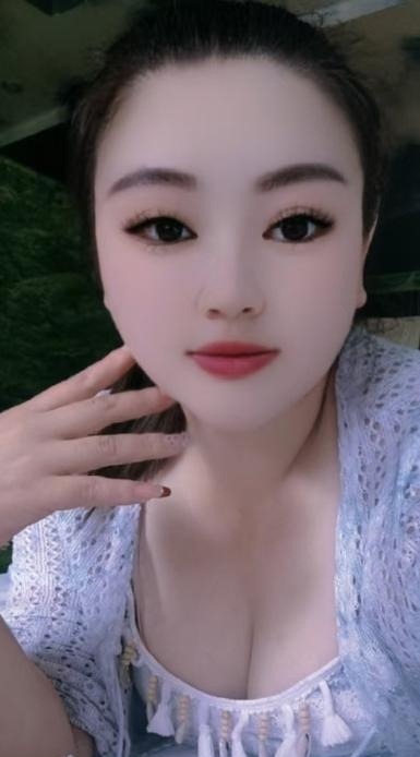 大奶泄火少妇 第1张