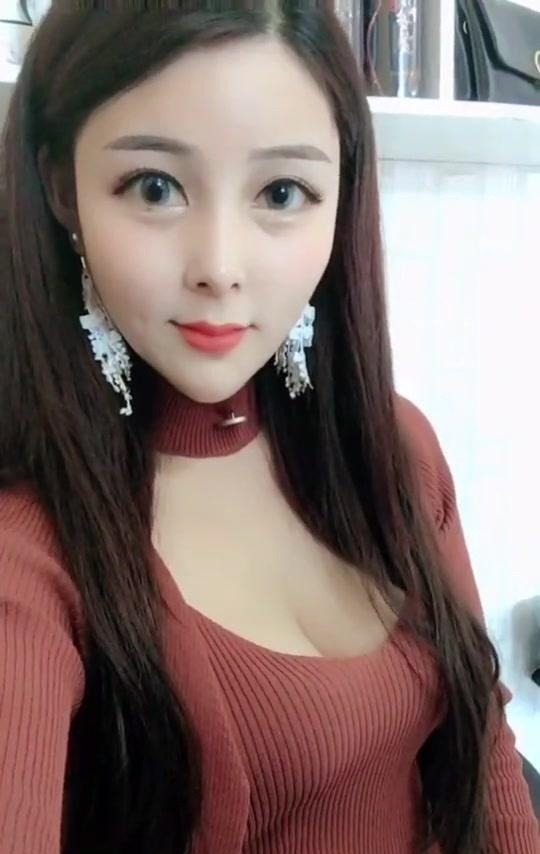 一个玩到极致的骚妹,让你会想到底是你玩她,还是她玩你 第3张